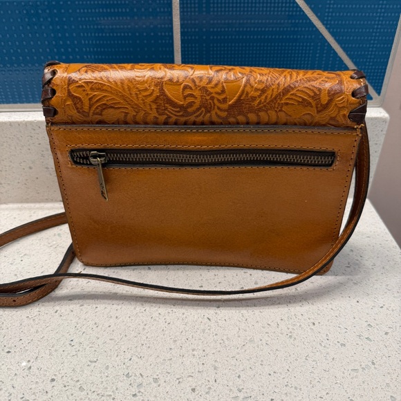 Patricia Nash Leather Lanza Crossbody - Picture 4 of 16